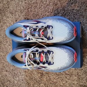 Brooks Caldera 6